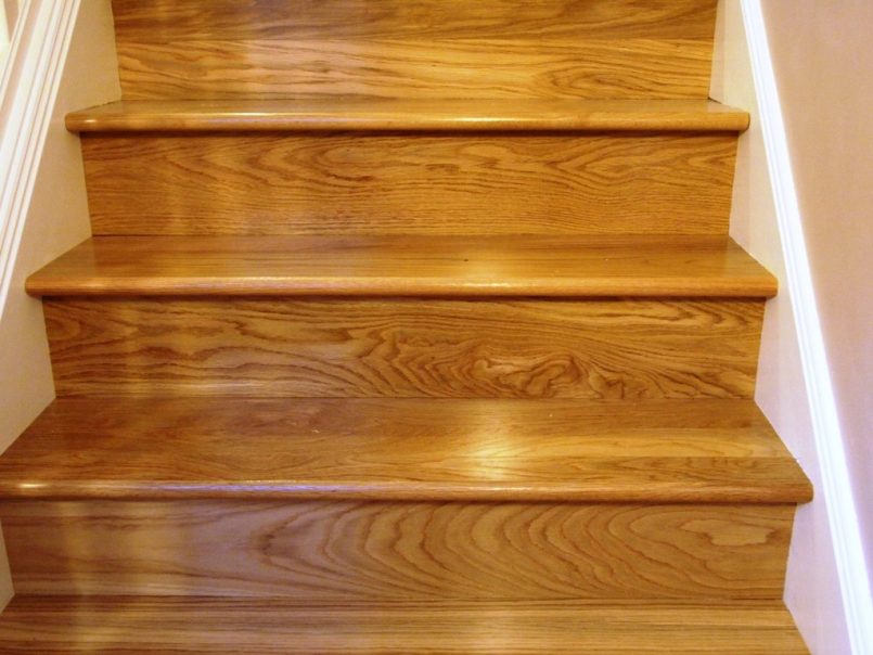 sửa cầu thang gỗ tại nhà phường Bình Phú