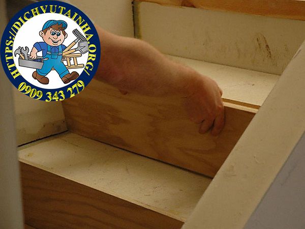 sửa cầu thang gỗ tại nhà phường Hiệp Bình