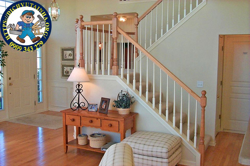 sửa cầu thang gỗ tại nhà phường Phú Thuận