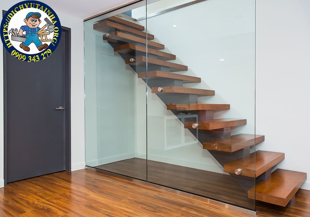 sửa cầu thang gỗ tại nhà Xã Bình Chánh